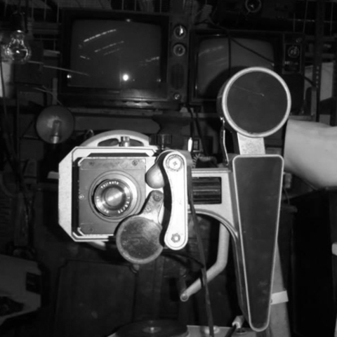 El primer proyector de la historia fue el CRT,