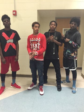 Fui a un partido de basquetbol con mis amigos