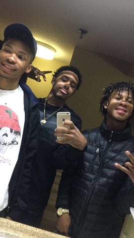 Fui a la fiesta para Años Nuevos con my hermanos