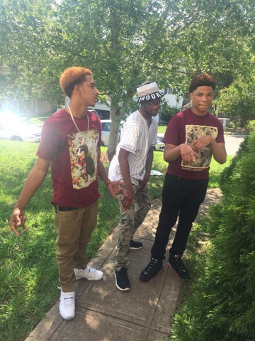 mis amigos yo yo nos pusimos ropa vacan para primera dia de escuela