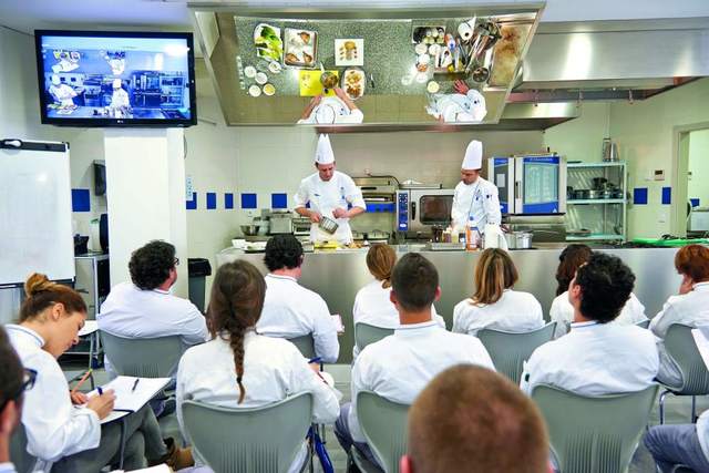 Primera Universidad de España.