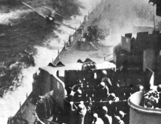 US aircraft carrier is destroyed