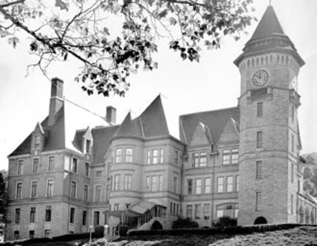 Rally outside the East Pittsburgh plan of Westinghouse
