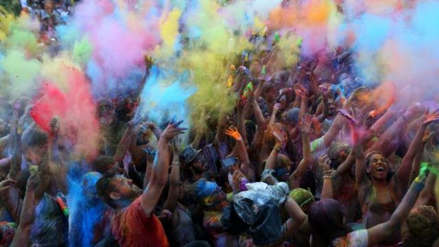 Holi India