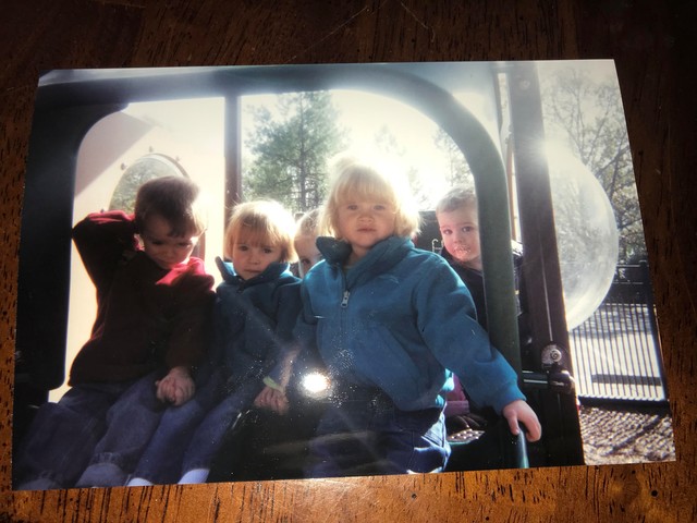 2006- Mis hermanos y yo empezamos la pre-escuela.