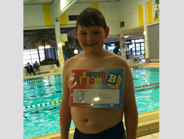 I got my swimming diplomas: A, B and C :)