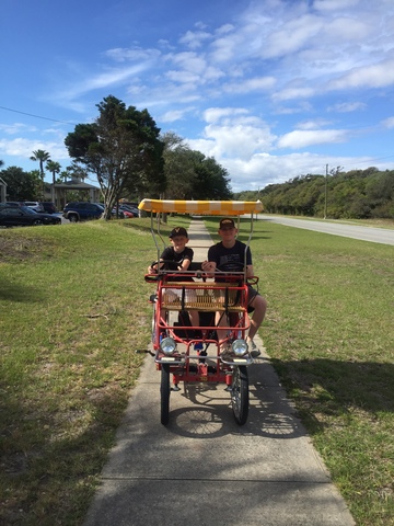 Mi hermano y yo fuimos a Florida para vacaciones