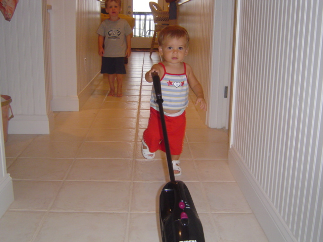 Yo anduve en la casa y me gustó limpiar mucho cuando era niña.