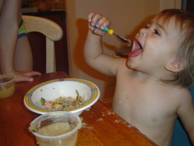 Yo quise comer mucho cuando era niña y pudecomer un pollo entero.