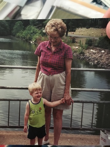 Yo pasé tiempo con mi bisabuela.