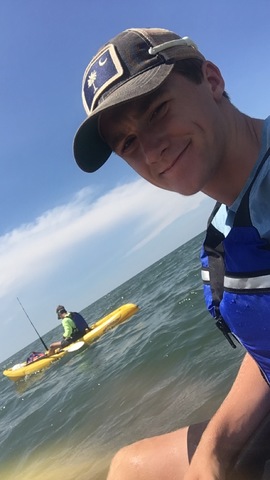 Yo fui de pesca en el mar en los kayaks.