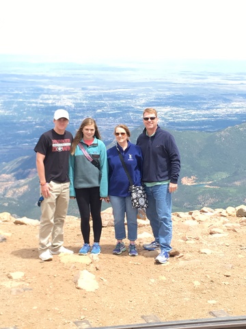 Yo fui a Denver, CO con mi familia en vacaciones.