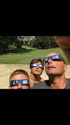 Super importante. Vi el eclipse