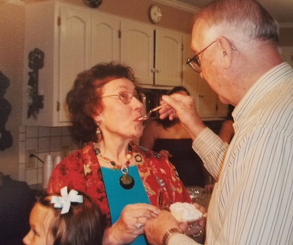 Mi familia y yo celebramos el 50 aniversario de mis abuelos.