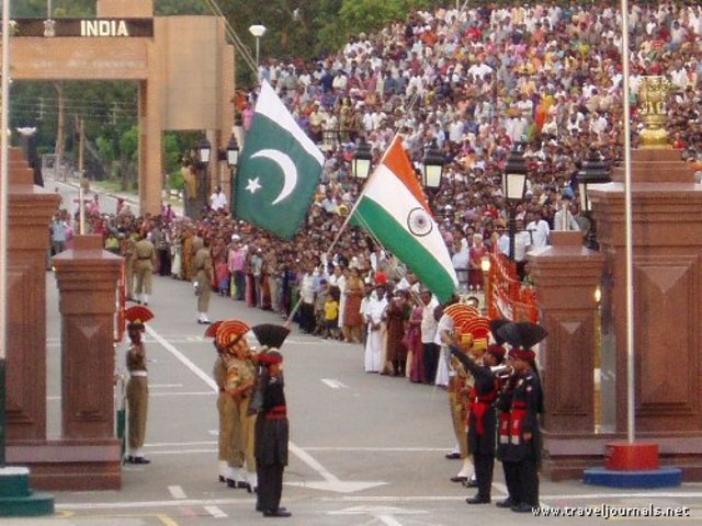 Pakistan and India declare Independence