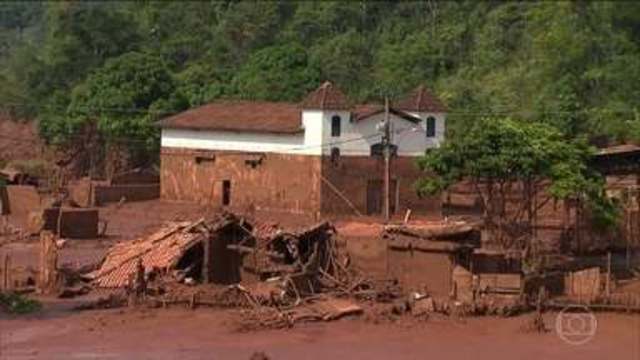 Rompimento da barragem de Fundão