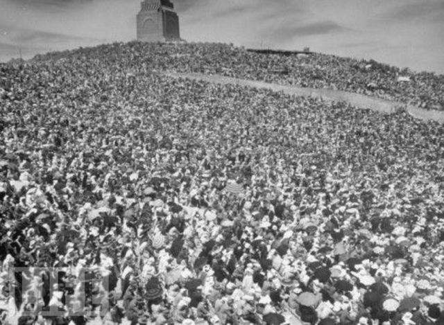 Pittsburgh Celebrates Surrender