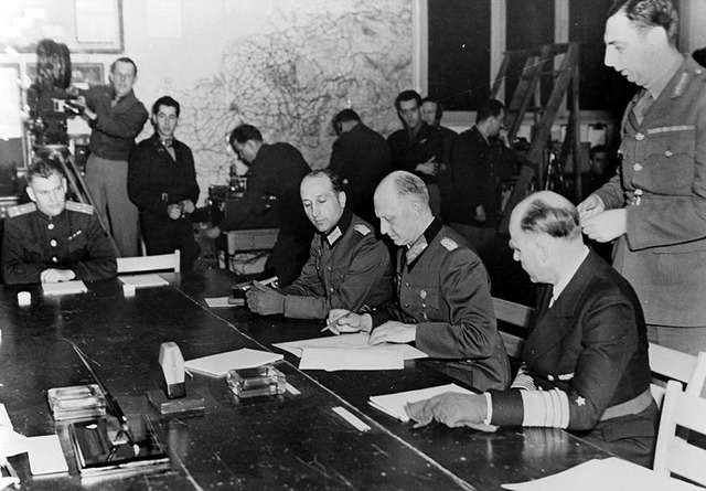 Allies Liberate (Free) Paris