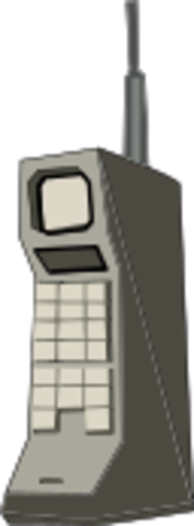 PRIMER TELÉFONO CELULAR