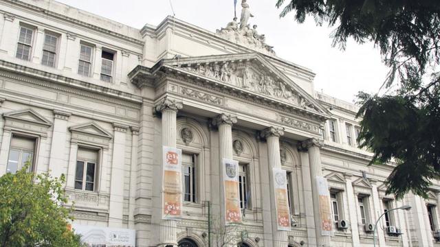 Se bautiza la Manzana de las luces