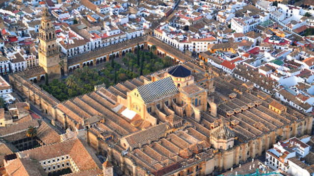 Finalización de la mezquita de Córdoba