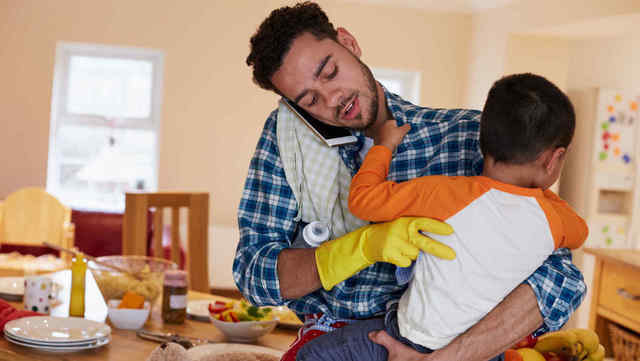 LOS HOMBRES SE INTERESAN POR EL HOGAR