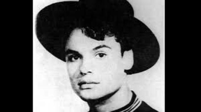 Beginnings like Juan Gabriel