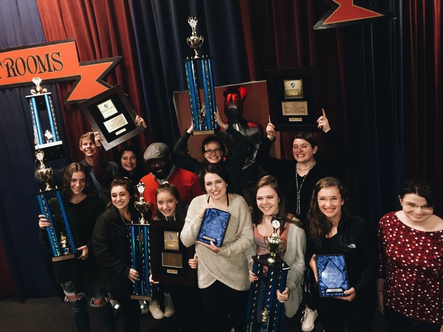 Yo fui en el viaje a Chicago con el coro de MRHS. Ganamos 11 premios.