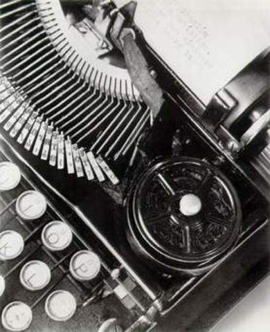 LA MAQUINA DE ESCRIBIR