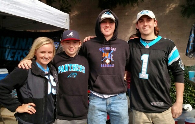 Yo fui al partido de fútbol americano con mi familia