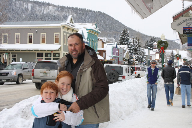 Viaje de esquí en familia