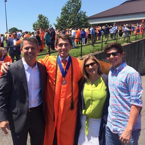 La Graduación de mi Hermano