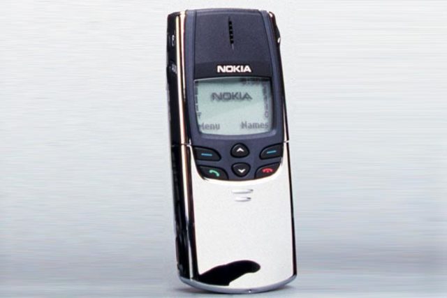 Nokia 8810.