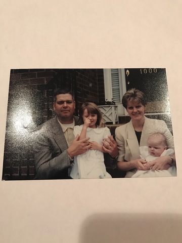 Mi familia y yo fuimos a la iglesia en el domingo.