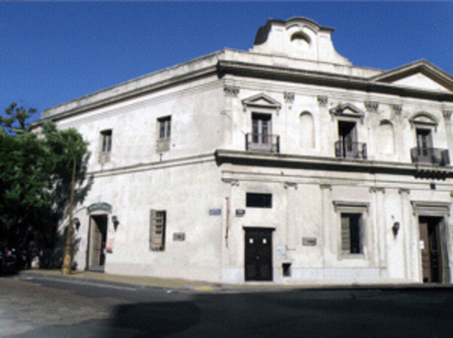 Demol. de toda const. q no fuera auténtica