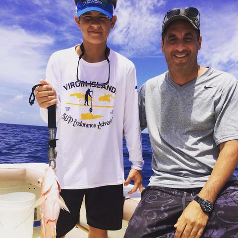 Fui a pescar con mi papá durante el verano.