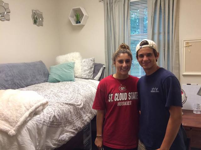 Yo mudé a mi hermana para su primer día de universidad.