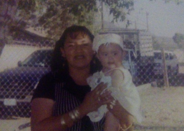 Mi mamá y yo en mi bautizo