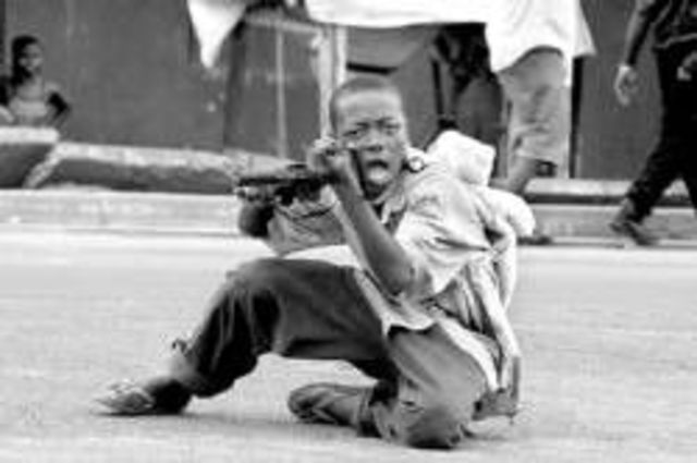 SUCESO SOCIAL -  NIÑOS SOLDADO EN LIBERIA