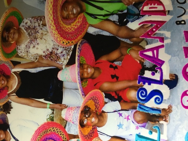 Yo viajé a México con mi familia para vacaciones.