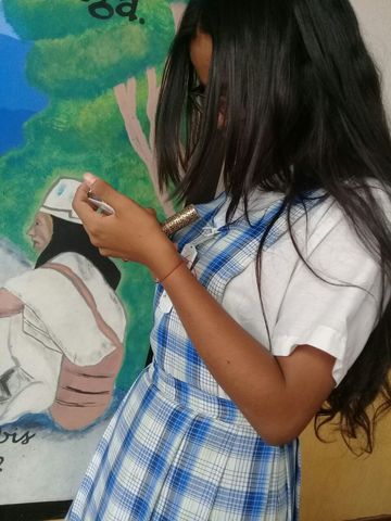 Primera niña en realiza la encuesta