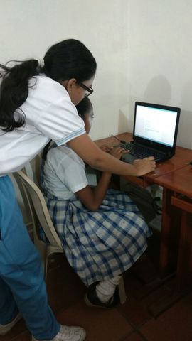 Ayudando a las niñas