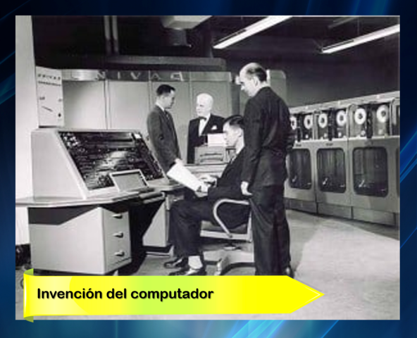 11. Invención del primer computador con lenguaje de programación