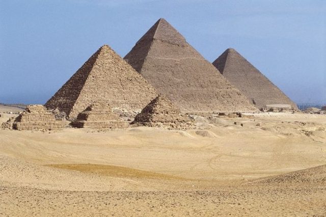 Pyramids of Giza (Construction Begins)