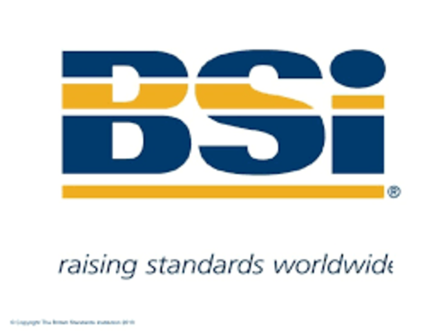 Inglaterra impulsando la normalización