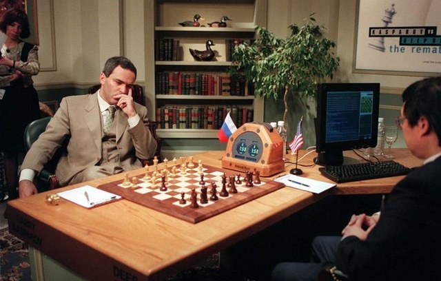Deep Blue vence a el campeón mundial de agedréz Gary Kasparov