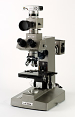 Microscopio después de la guerra