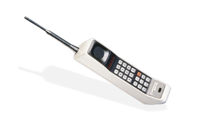 Primer teléfono móvil