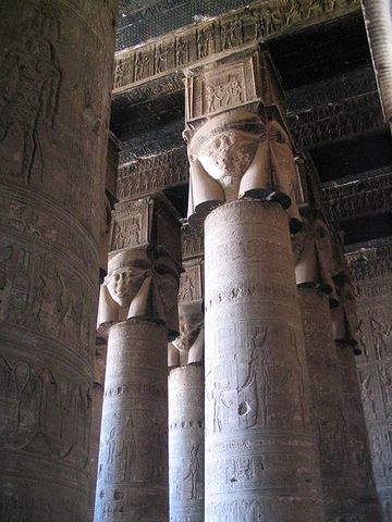 Columnas hathóricas de Dendera, Egipto (Imperio Nuevo)
