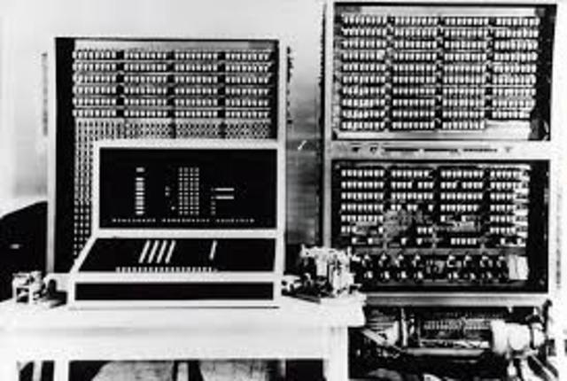 ENIAC (Electronical Numerical Integral and Calculator).